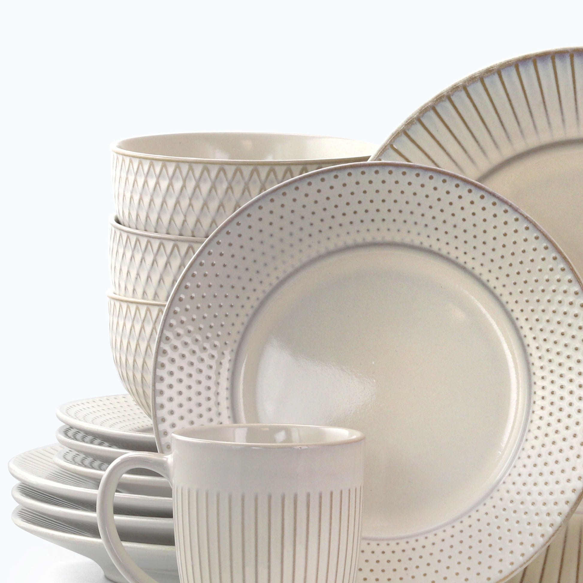 Marketplace Favorites16Pc Dinnerware Set in Embossed White