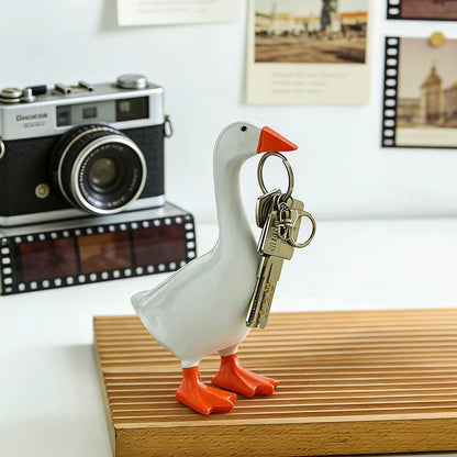 1Pc Magnetic Goose Key Chain Home Decoration Sculpture Office Desk Decoration Resin Goose Duck Sculpture Tool Rack Home Gift