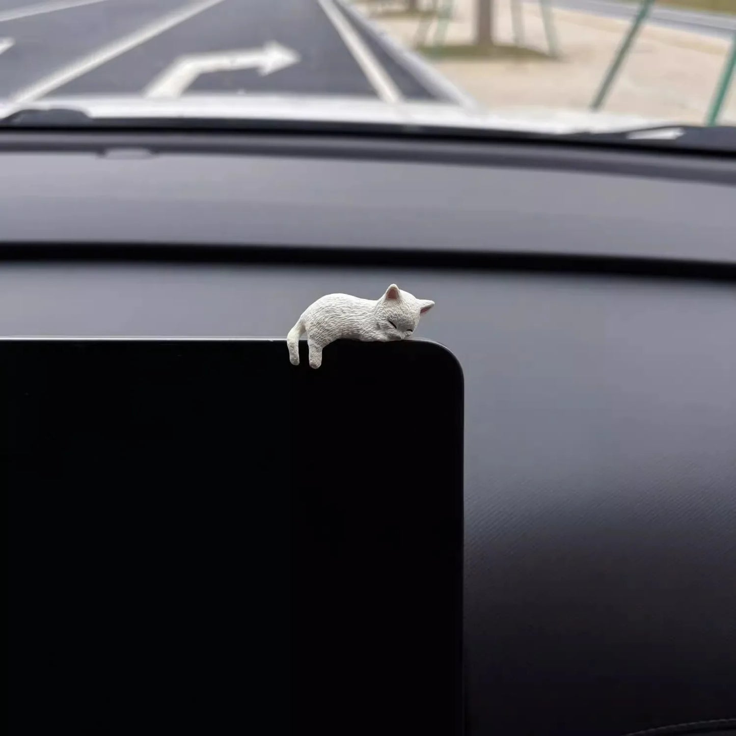 4Pcs Cute Kitten Decoration Creative Sleeping Cat Doll Automobile Screen Ornaments Toys Cat Micro Landscape Decoration Gifts