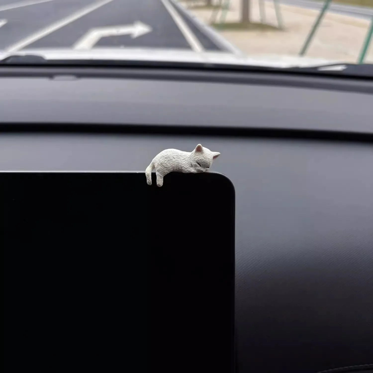 4Pcs Cute Kitten Decoration Creative Sleeping Cat Doll Automobile Screen Ornaments Toys Cat Micro Landscape Decoration Gifts